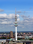  Foto Reiseführer  von Hamburg Der Fernsehturm prägt die Skyline von Hamburg
