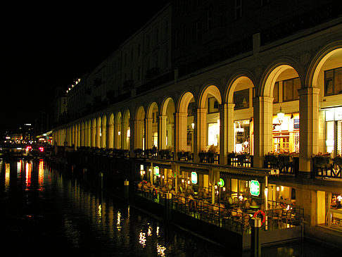 Alster Arkaden bei Nacht Foto 