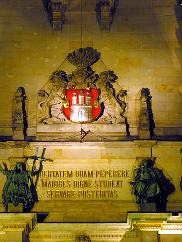 Foto Stadtwappen am Rathaus - Hamburg