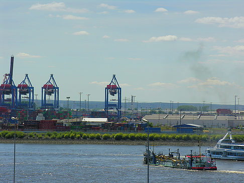 Fotos Altonaer Balkon mit Blick auf den Hafen