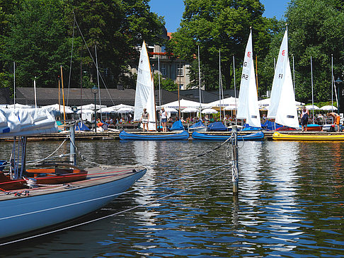 Bootsverleih und Hafen auf der Außenalster Foto 