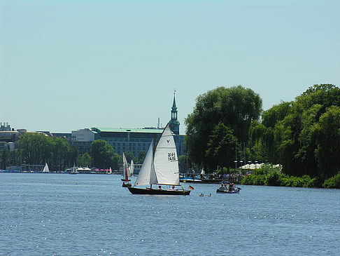 Segelboote auf der Außenalster