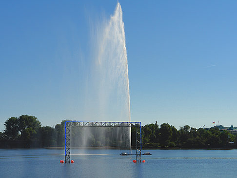 Foto Fontäne auf der Binnenalster - Hamburg
