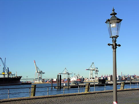 Foto Blick auf den Hafen - Hamburg