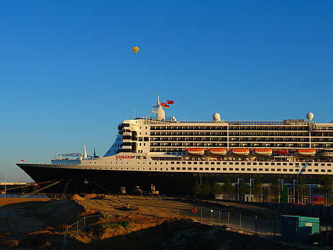 Foto Queen Mary 2 - Hamburg