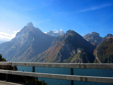 Der Gotthard aus dem Auto - Uri (Andermatt)